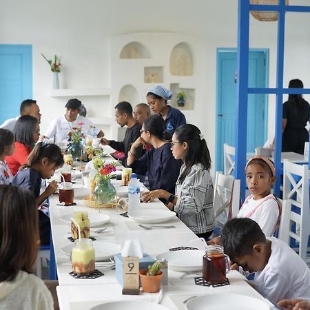 Anjo Maumere Hotel & Restaurant Екстериор снимка