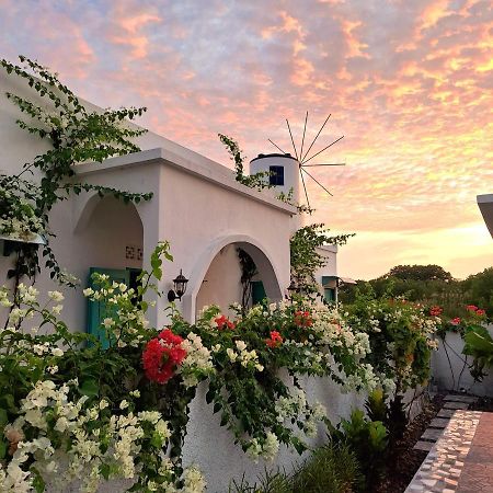 Anjo Maumere Hotel & Restaurant Екстериор снимка