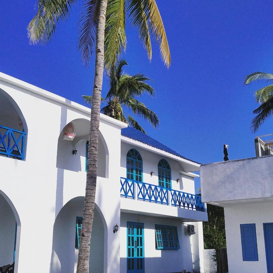 Anjo Maumere Hotel & Restaurant Екстериор снимка