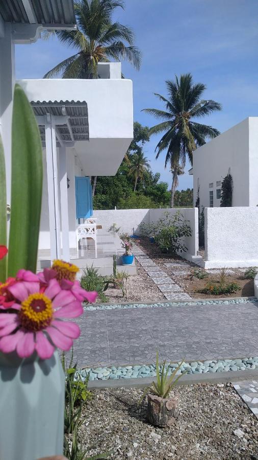 Anjo Maumere Hotel & Restaurant Екстериор снимка