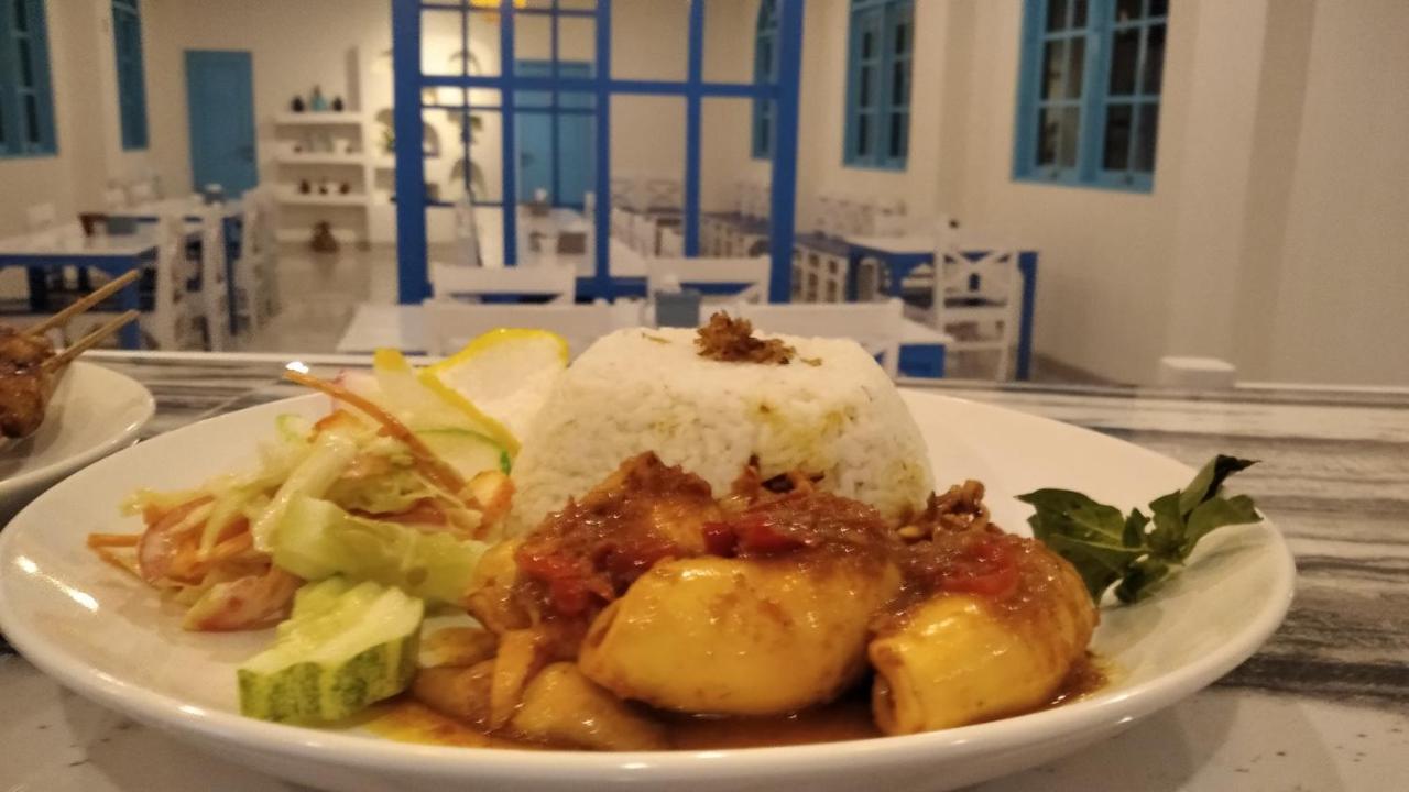Anjo Maumere Hotel & Restaurant Екстериор снимка