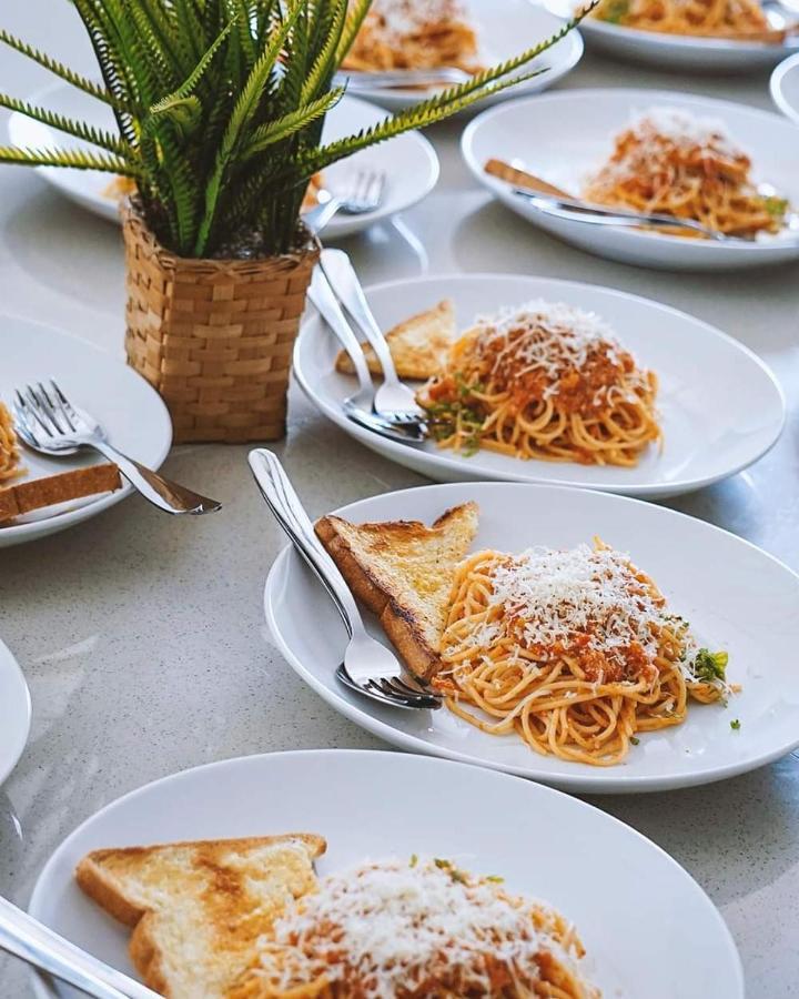 Anjo Maumere Hotel & Restaurant Екстериор снимка