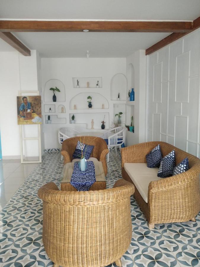 Anjo Maumere Hotel & Restaurant Екстериор снимка