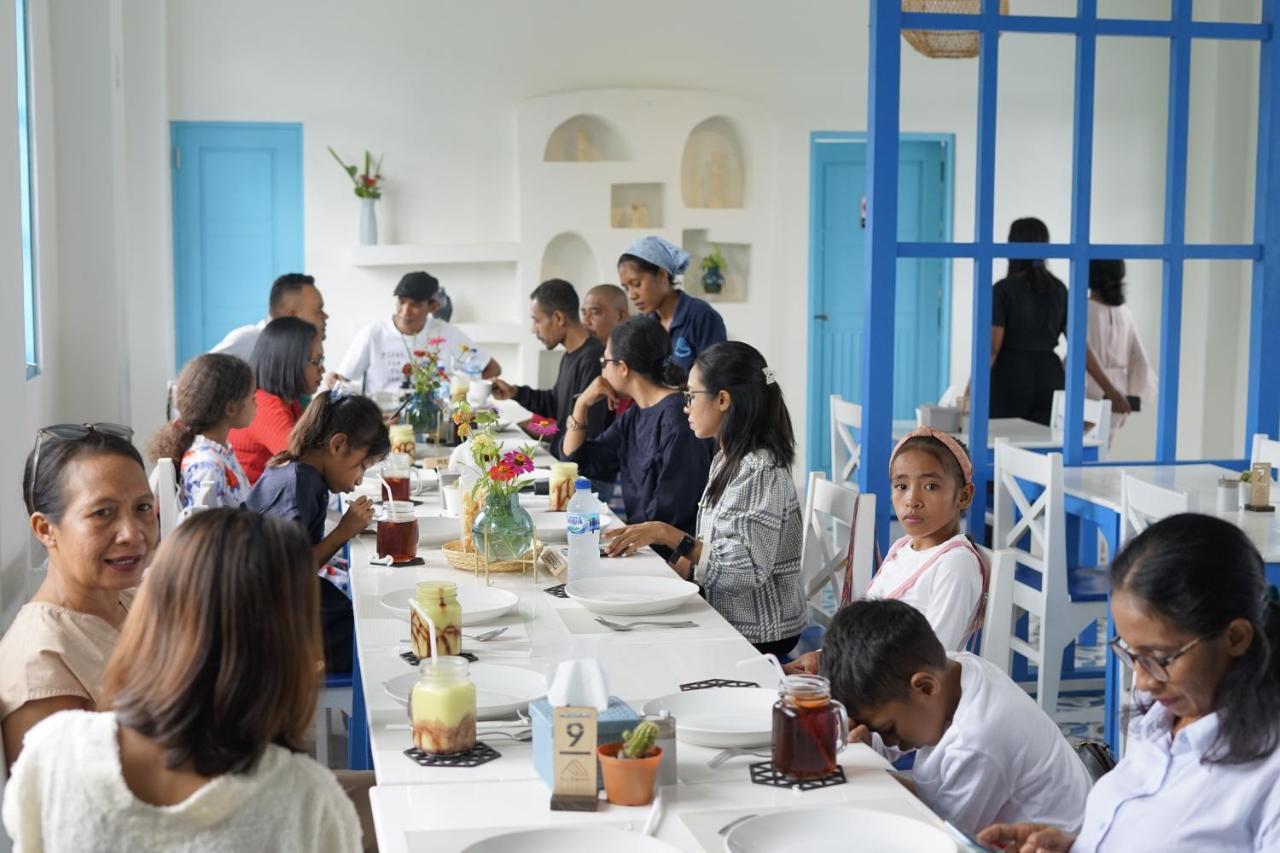 Anjo Maumere Hotel & Restaurant Екстериор снимка