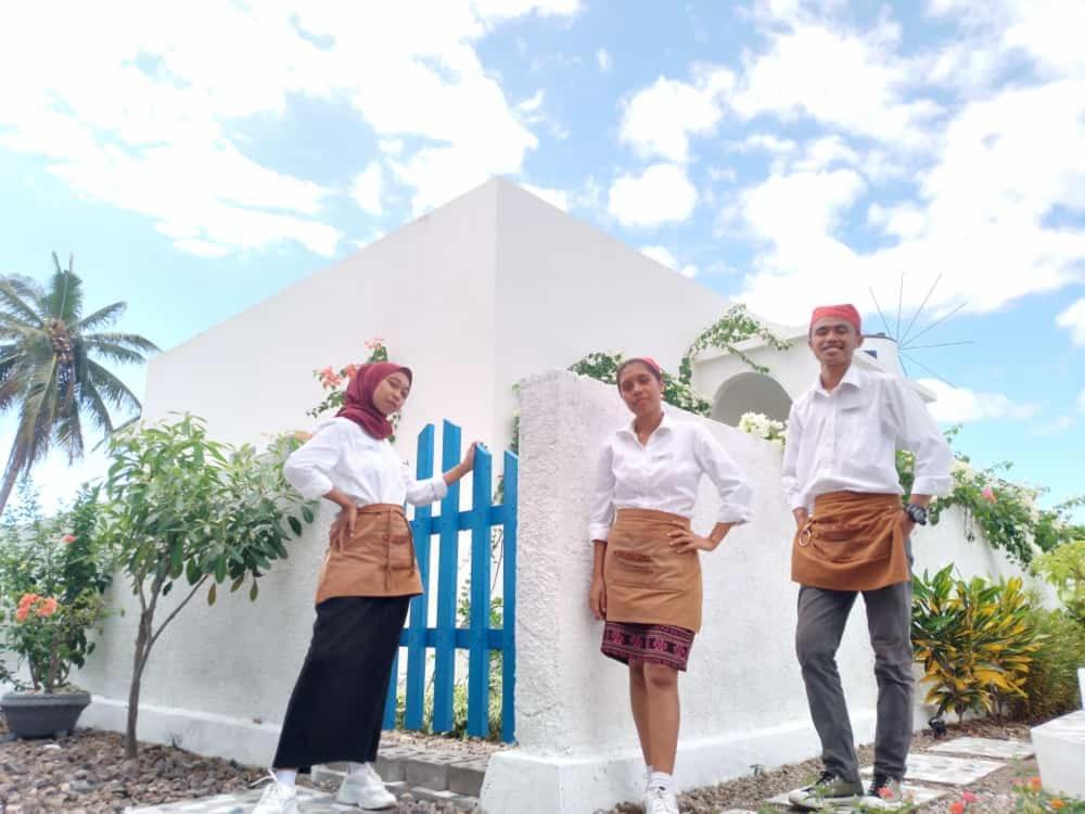 Anjo Maumere Hotel & Restaurant Екстериор снимка